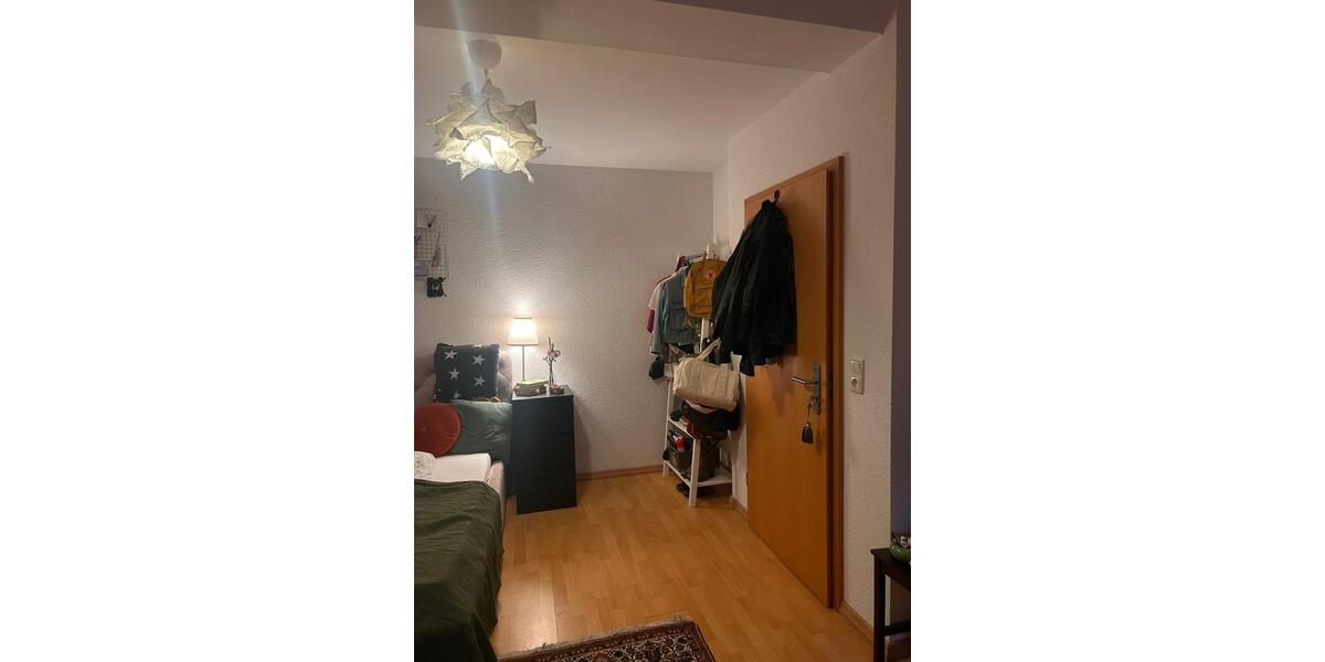 Erdgeschoßwohnung Hildesheim - 5 Zimmer, 24 m&sup2;, 450&euro; | Angebot:26335569