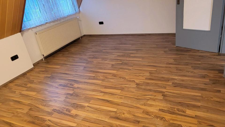 Einfamilienhaus Hillerse - 8 Zimmer, 220 m&sup2;, 1.600&euro; | Angebot:24878290