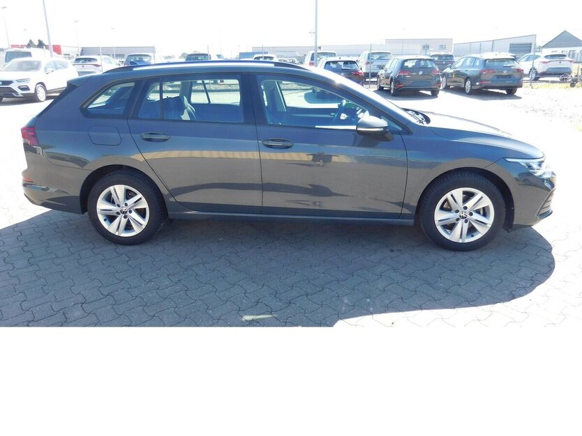 VW Golf Variant VIII 2.0 TDI BMT Life Comfortli 30.000 km 22.990 € Vordorf 38533