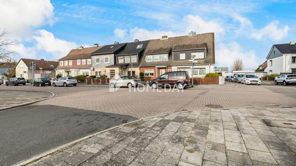 Gut gepflegtes Reihenmittelhaus mit modernem Bad, Wintergarten, Gartenlaube und ausgebautem DG 4 zimmer