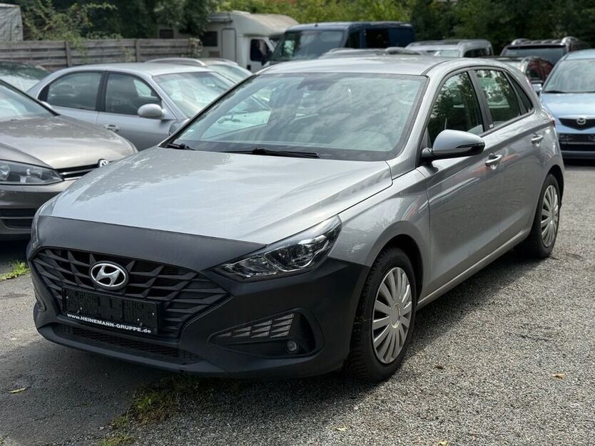i30
