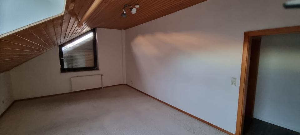 Dachgeschoßwohnung Wendeburg - 3 Zimmer, 120 m&sup2;, 870&euro; | Angebot:26072657