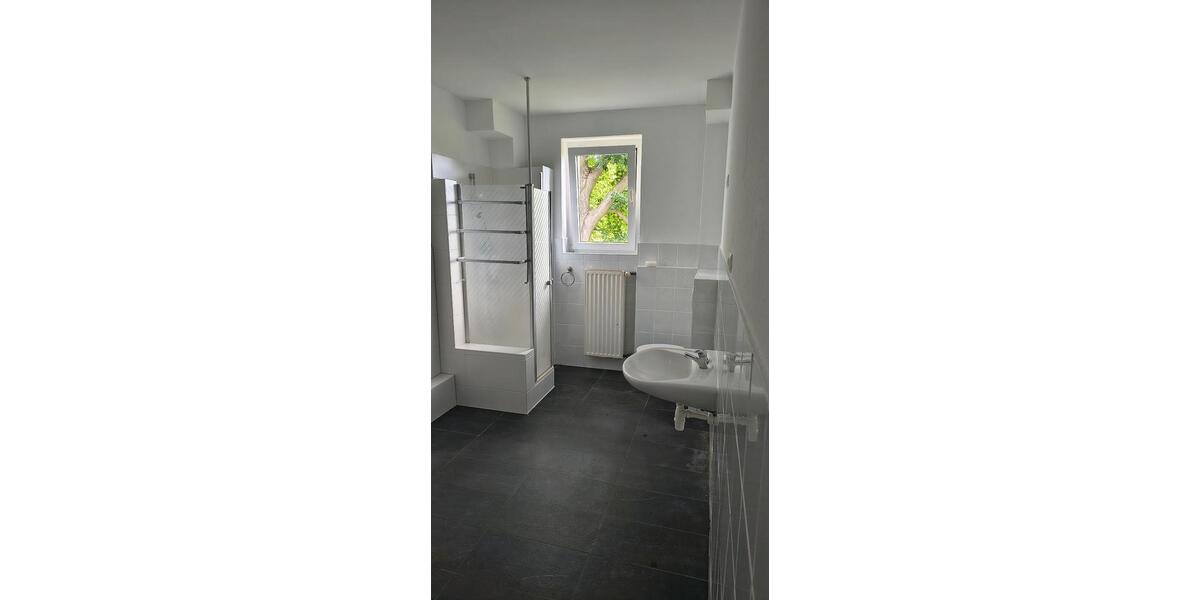 Etagenwohnung Hildesheim Himmelsthür - 6.5 Zimmer, 224 m&sup2;, 248.000&euro; | Angebot:27226411