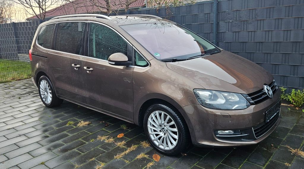 VW Sharan 292.691 km 8.900 € Peine 31224