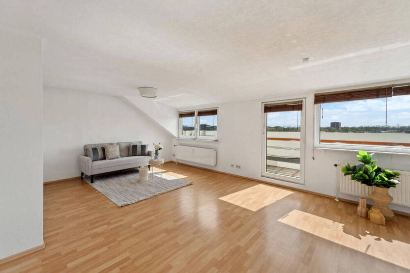 Attraktive 2,5-Zimmer-Wohnung im Dachgeschoss mit Weitblick |