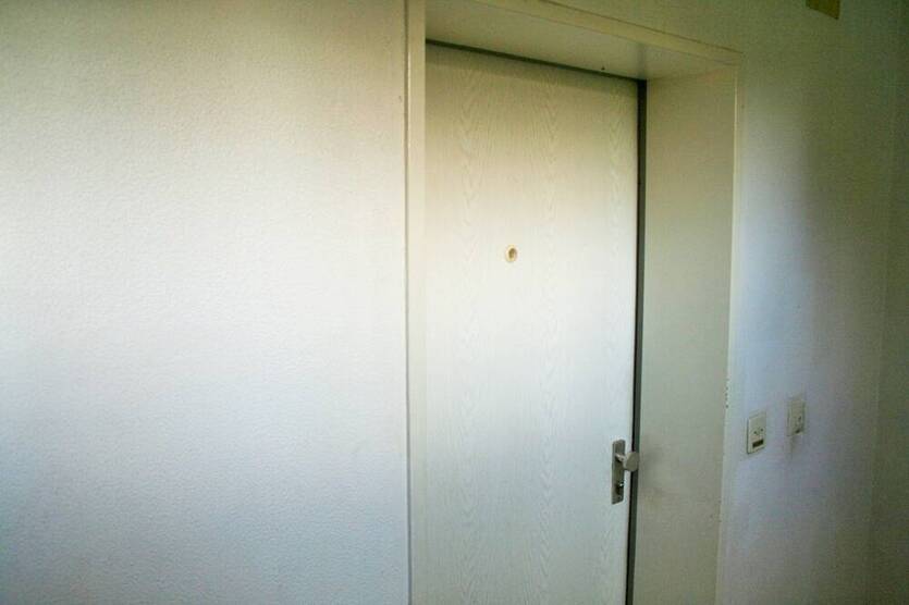 Neuer Preis ..... 2 Zimmer, Balkon plus Garage ... !!!
