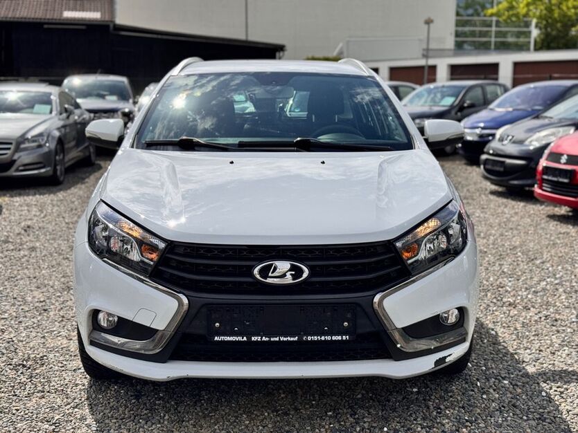 Lada Vesta 97.000 km 6.999 € goslar 38640