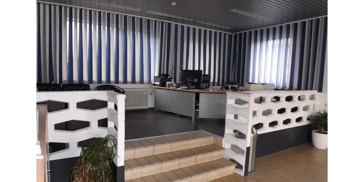 Autohaus,Autovermietung,Gewerbeimmobilie m. Werkstatt,Halle,Außengelände in SZ-Bad zimmer