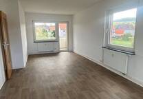 ! DAS WIRD SCHÖN ! Helles WohnZimmer mit Loggia, Tageslichtbad mit Wanne
