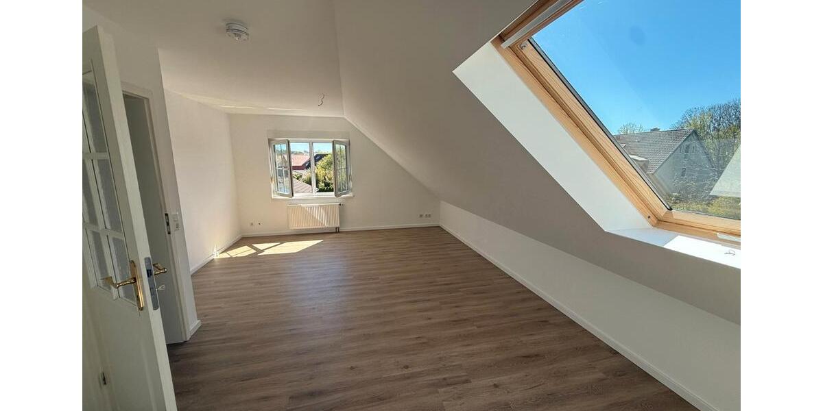 Dachgeschoßwohnung Salzgitter Ortschaft Südost - 3 Zimmer, 84 m&sup2;, 950&euro; | Angebot:26693480