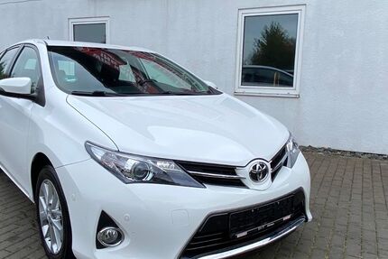 Toyota Auris 121.000 km 7.990 € Goslar 38644