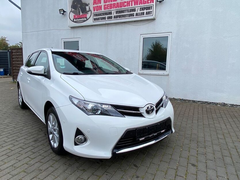 Toyota Auris 121.000 km 7.990 € Goslar 38644