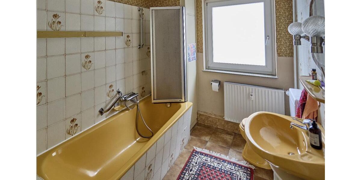 Etagenwohnung Hildesheim Himmelsthür - 4 Zimmer, 100 m&sup2;, 1.200&euro; | Angebot:26253772