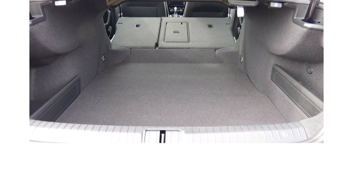 VW Passat 2.0 Bussiness BMT TDI Standhei.Navi Klima 36.500 km 23.990 &euro; Vordorf 38533