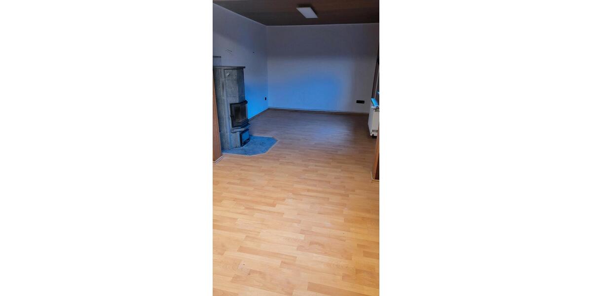 Einfamilienhaus Hillerse - 8 Zimmer, 220 m&sup2;, 1.500&euro; | Angebot:26225554