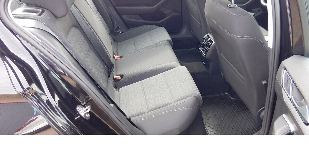 VW Passat 2.0 Bussiness BMT TDI Standhei.Navi Klima 36.500 km 23.990 &euro; Vordorf 38533