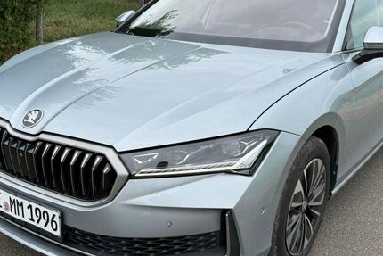 Skoda Superb 49.400 km 33.950 &euro; vechelde 38159