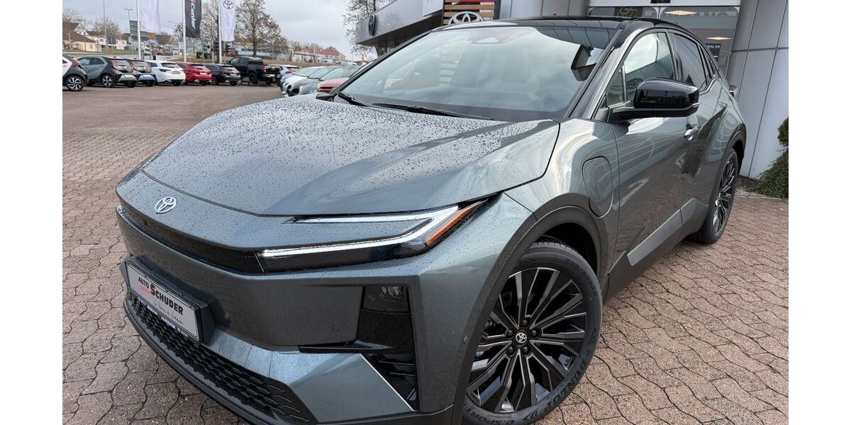 Toyota C-HR 2.900 km 54.790 &euro; Hildesheim 31137