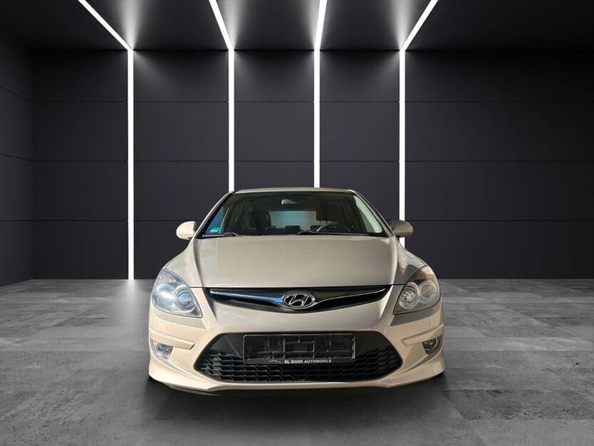 i30
