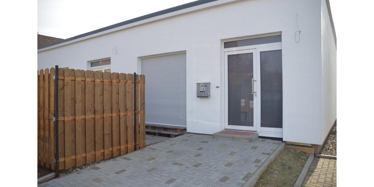 kleine Doppelhaushälfte bzw Wohnung mit eigenem Eingang 2 zimmer