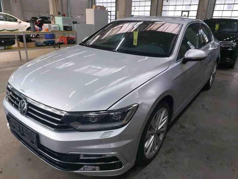 VW Passat 142.354 km 18.990 € Vechelde 38159