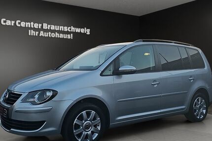 VW Touran 215.616 km 4.999 &euro; Braunschweig 38120