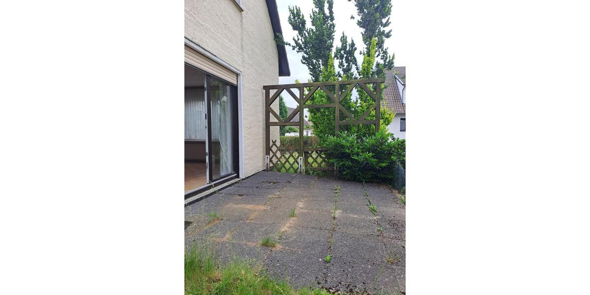 Erdgeschoßwohnung Diekholzen - 4 Zimmer, 109 m&sup2;, 1.000&euro; | Angebot:23781134