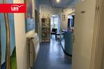 Zahnarztpraxis mit großzügiger Fläche zimmer