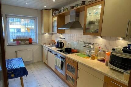 3-Zimmer EG Wohnung mit EBK, Balkon und Garage in Peine