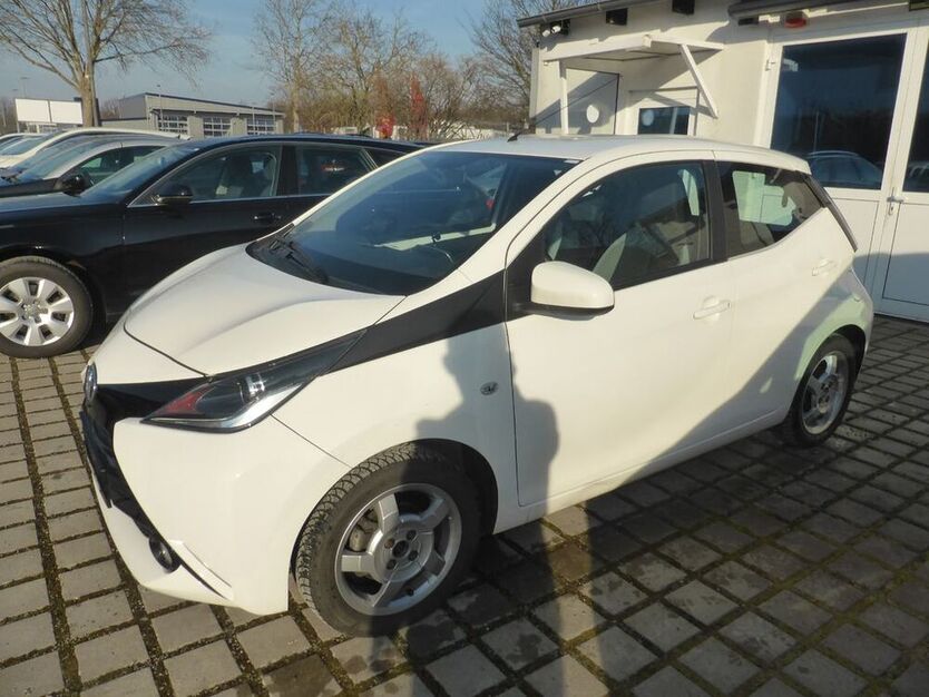 Aygo (X)