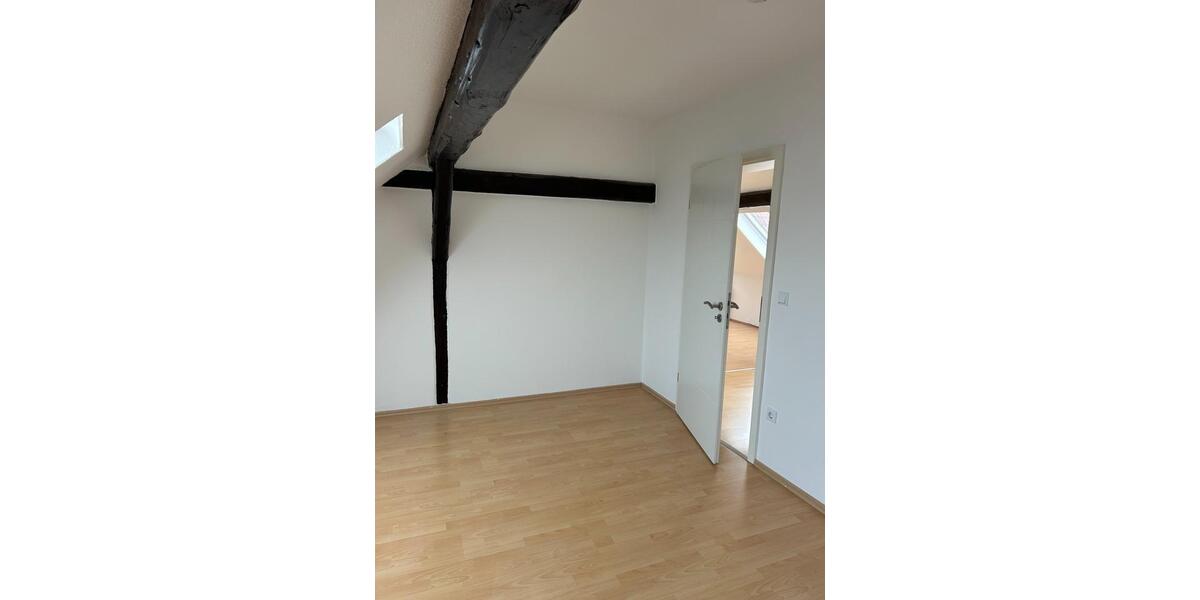 Dachgeschoßwohnung Braunschweig Lehndorf-Watenbüttel - 4 Zimmer, 120 m&sup2;, 1.140&euro; | Angebot:24628717