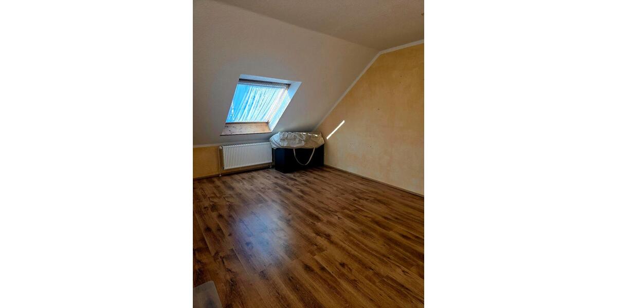 Etagenwohnung Hildesheim Bockfeld - 4 Zimmer, 120 m&sup2;, 1.500&euro; | Angebot:24550240