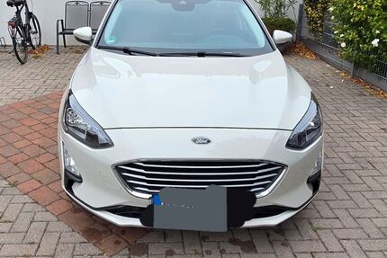 Ford Focus 110.000 km 12.850 € Sehnde 31319