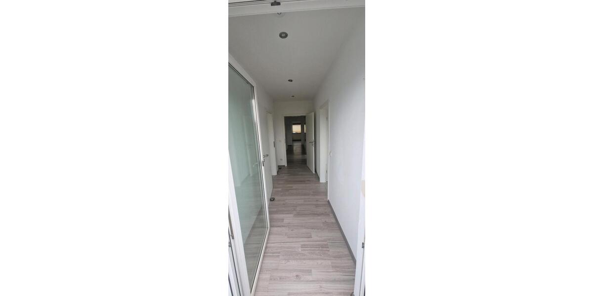 Helle, großzügige 4-Zimmer-Wohnung in Seenähe. zimmer