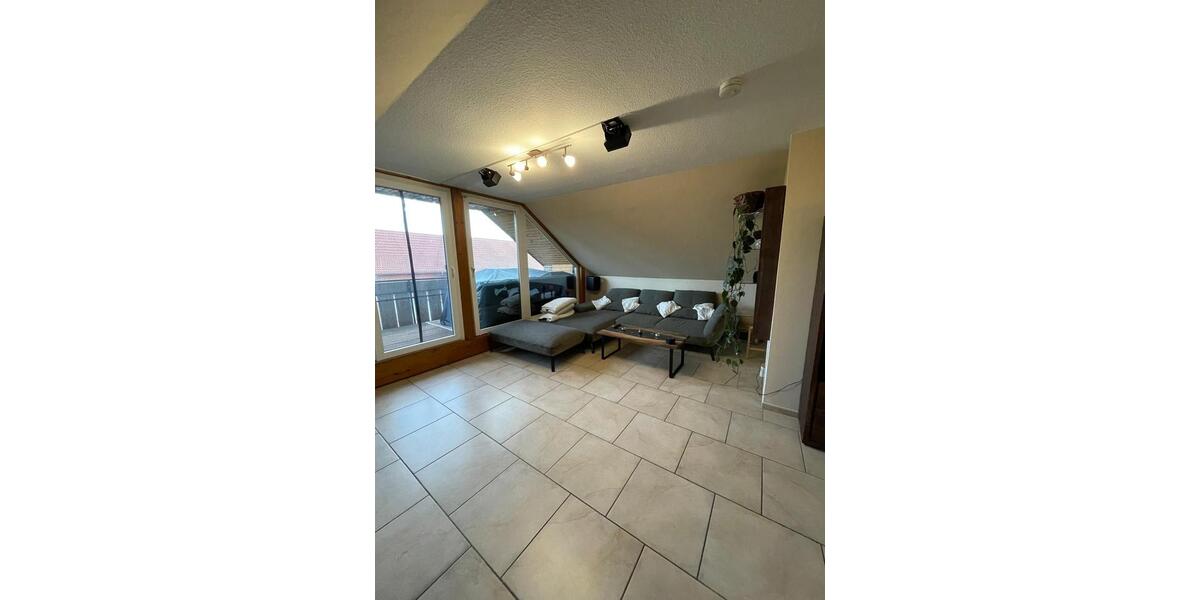 Dachgeschoßwohnung Edemissen - 4 Zimmer, 122 m&sup2;, 900&euro; | Angebot:25804869