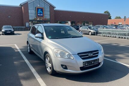 Kia ceed / Ceed 80.000 km 3.999 &euro; Braunschweig 38100