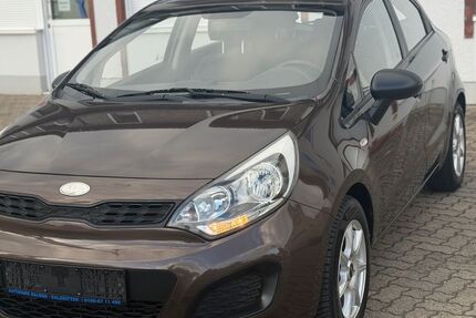 Kia Rio 101.520 km 5.900 &euro; Salzgitter 38229