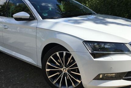 Skoda Superb 84.000 km 22.200 € Hildesheim 31139