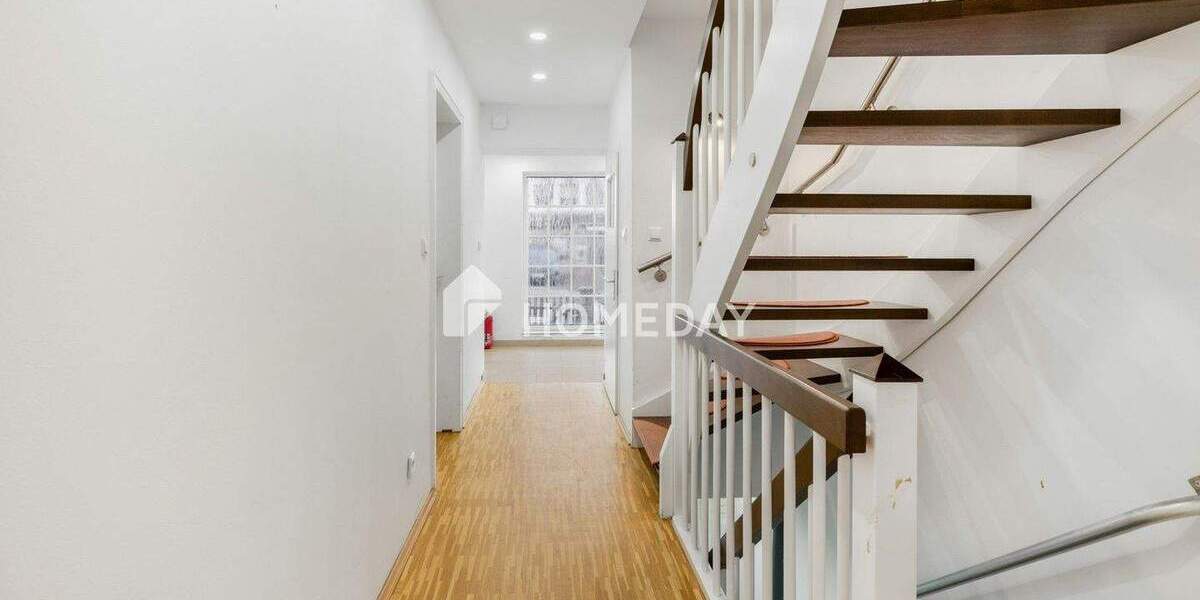 Gut gepflegtes Reihenmittelhaus mit modernem Bad, Wintergarten, Gartenlaube und ausgebautem DG 4 zimmer