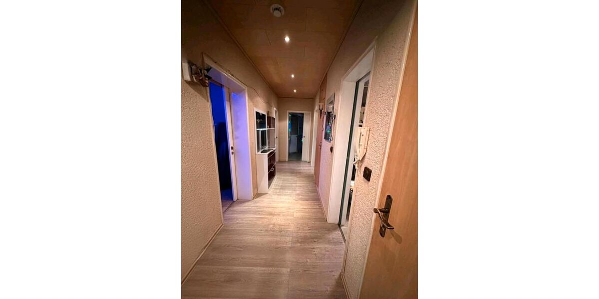 3-Zi. Wohnung, mit Balkon, EBK und Stellplätze in SZ-38226 3 zimmer