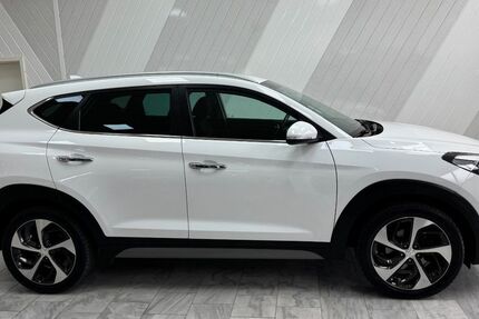Hyundai TUCSON 99.247 km 15.650 &euro; Liebenburg 38704
