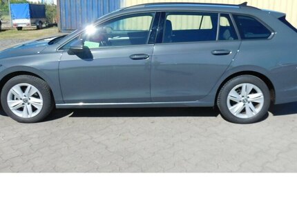 VW Golf Variant VIII 2.0 TDI BMT Life Comfortli 28.500 km 22.990 € Vordorf 38533