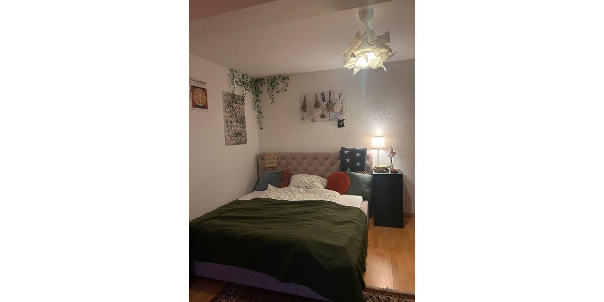 Erdgeschoßwohnung Hildesheim - 5 Zimmer, 24 m&sup2;, 450&euro; | Angebot:26335569