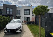 Modernes Reihenmittelhaus (KfW 55) von 2021 in Querum