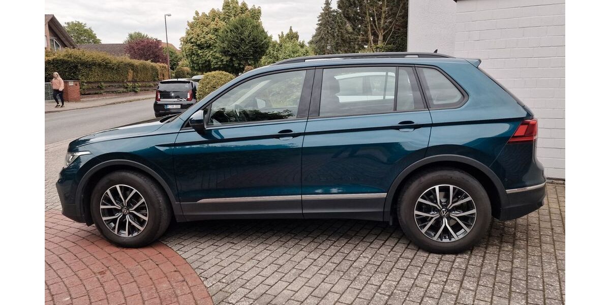 VW Tiguan 90.500 km 21.190 &euro; HÖTZUM 38173