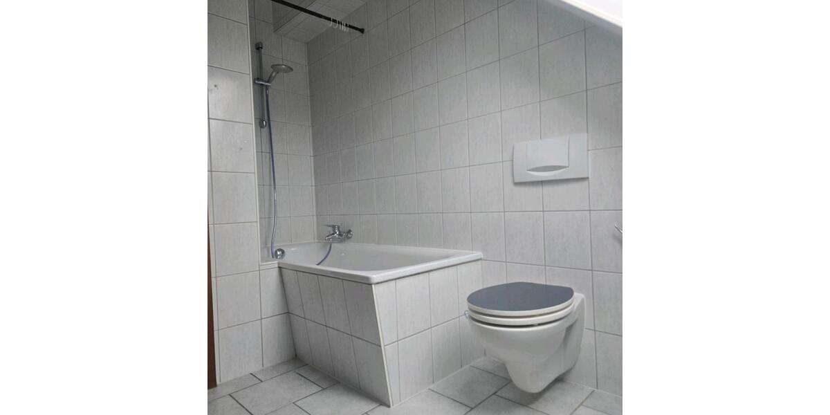 Dachgeschoßwohnung Edemissen - 3 Zimmer, 65 m&sup2;, 950&euro; | Angebot:26039669