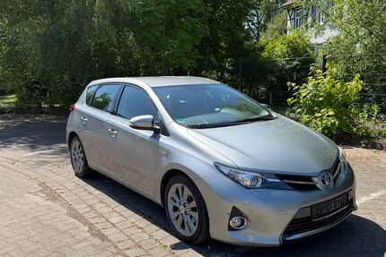 Toyota Auris 218.000 km 7.500 &euro; Braunschweig 38112