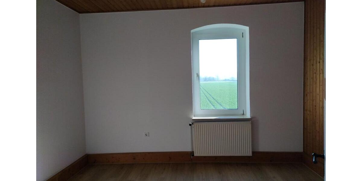Etagenwohnung Bad Salzdetfurth - 4 Zimmer, 106 m&sup2;, 750&euro; | Angebot:25650355