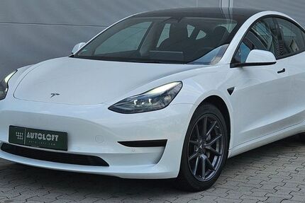Tesla Model 3 106.589 km 25.440 &euro; Braunschweig 38112
