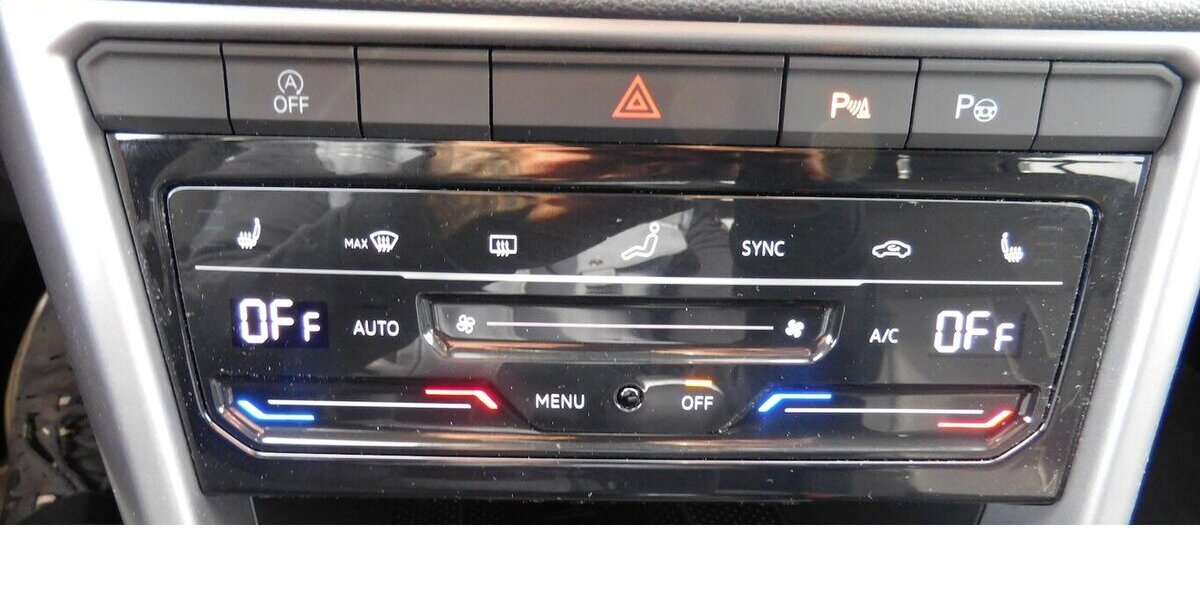 VW T-Roc 1.0 Life TSI BMT Navi Klima Alu 19.990 km 20.990 € Vordorf 38533